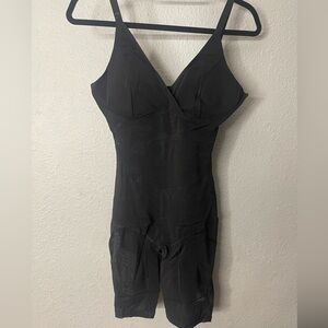 Black Shapewear Bodysuit with V-neckline and Form-fitting Design